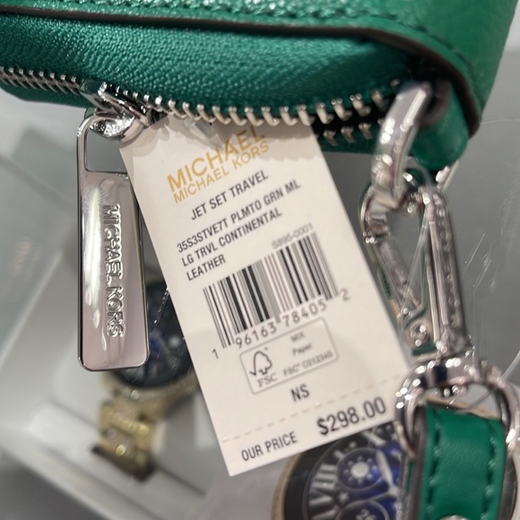 MICHAEL KORS LARGE TRAVEL CONTINENTAL WRISTLET WALLET PHONEHOLDER Palmetto Green - Picture 8 of 16